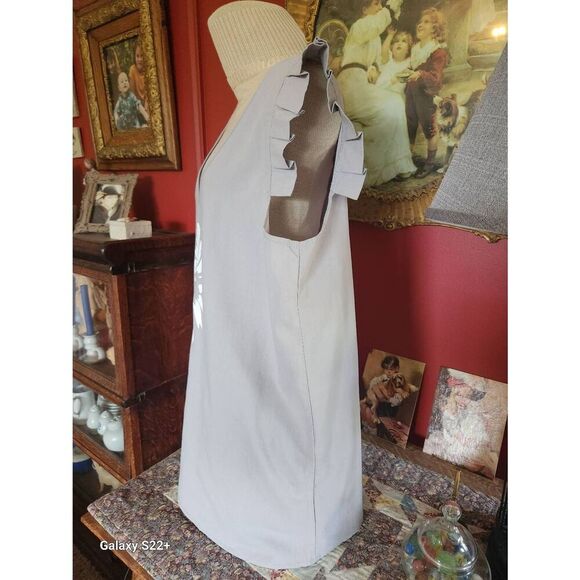 F56 Sheilay Gray Top with Flower - Picture 4 of 7